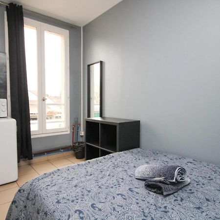 02 - Chambre Avec Lit Double Et Sdb Prive Wifi Saint-Denis  Buitenkant foto
