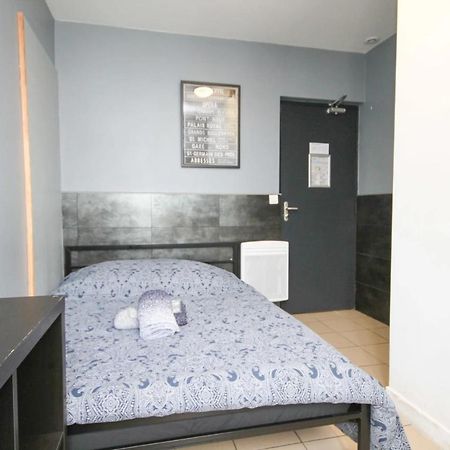 02 - Chambre Avec Lit Double Et Sdb Prive Wifi Saint-Denis  Buitenkant foto