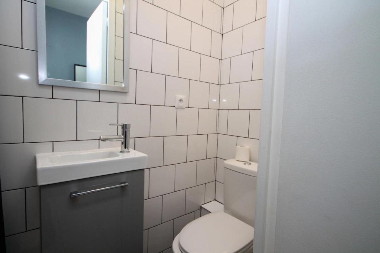 02 - Chambre Avec Lit Double Et Sdb Prive Wifi Saint-Denis  Buitenkant foto